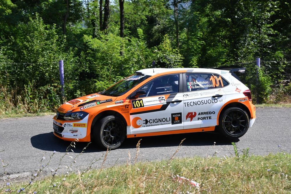 Scattolon-Bernacchini-Volkswagen-Polo-R5-vincitori-Rally-4-Regioni-moderno-min