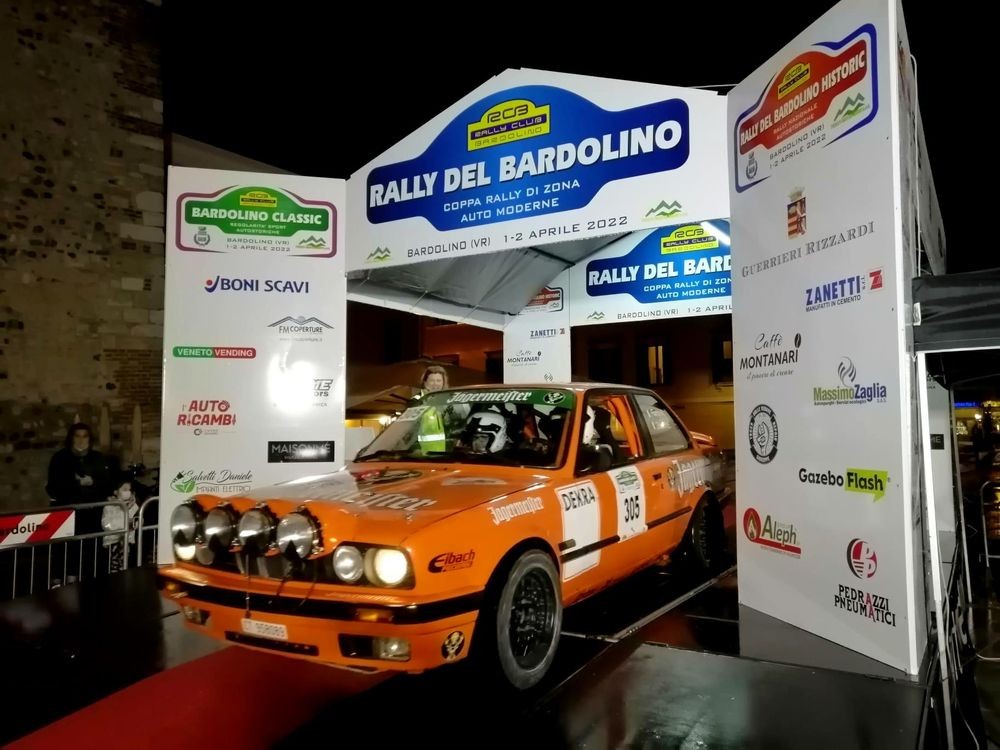 I-fratelli-Zanini-in-gara-al-Bardolino-Classic-con-la-BMW-318is
