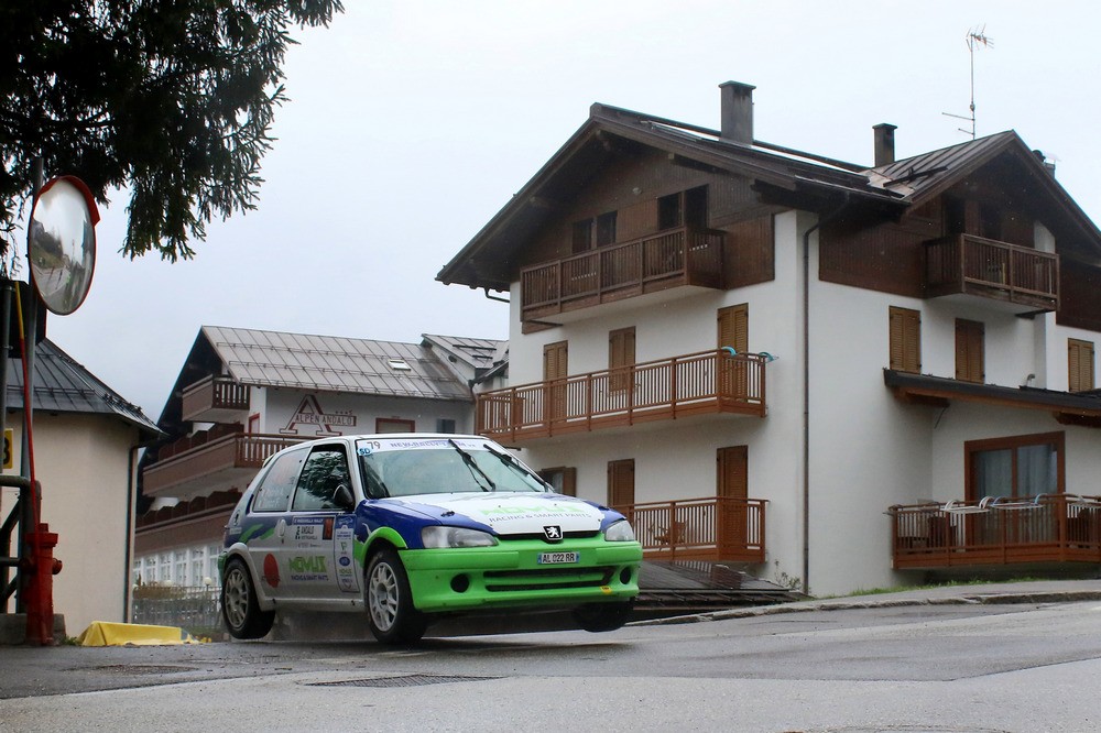 Turco---Padrin-in-azione-con-la-Peugeot-106-16V-Gruppo-A