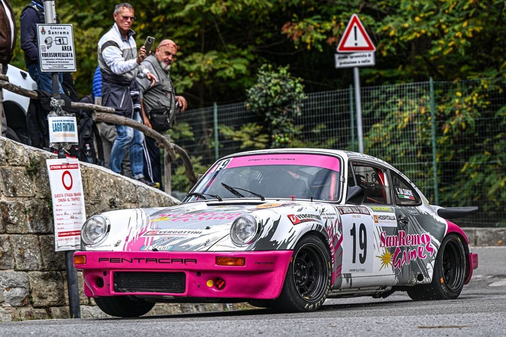 Da-Zanche-action-01-Porsche-911