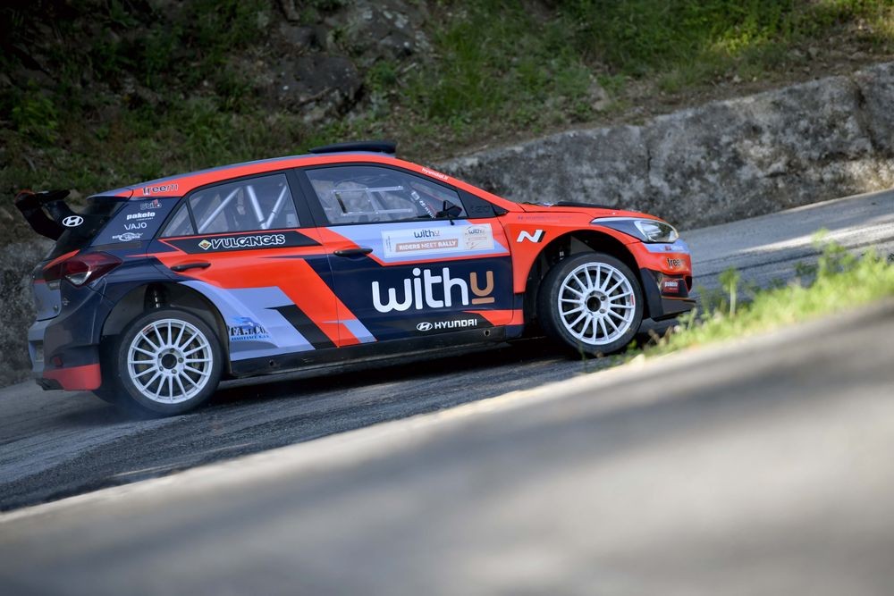 Scandola-DAmore-Hyundai-i20-R5-1