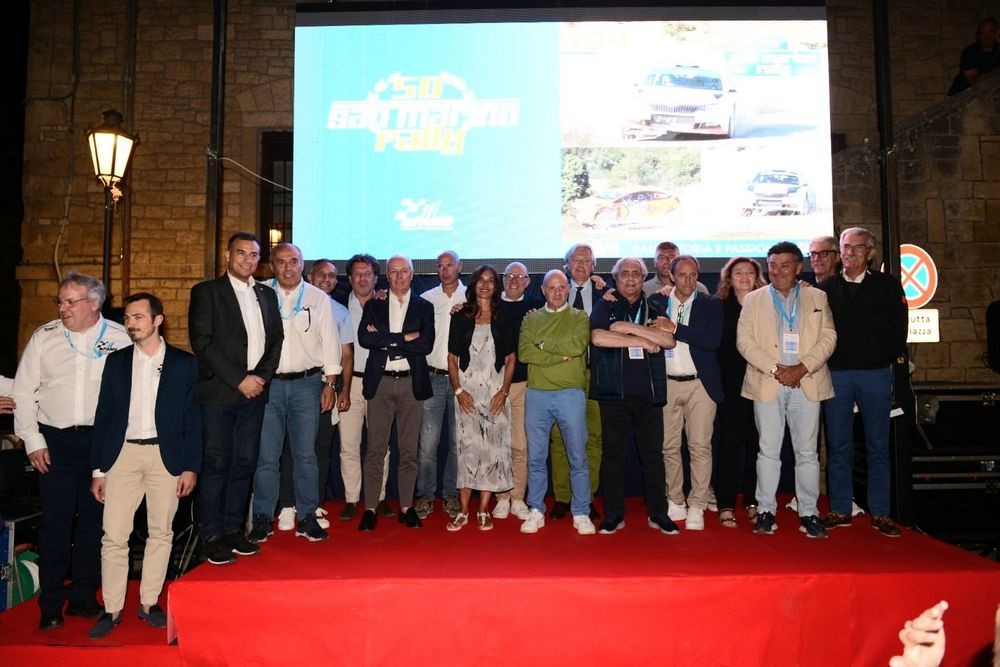 gruppo-campioni-San-Marino-Rally-Celebration