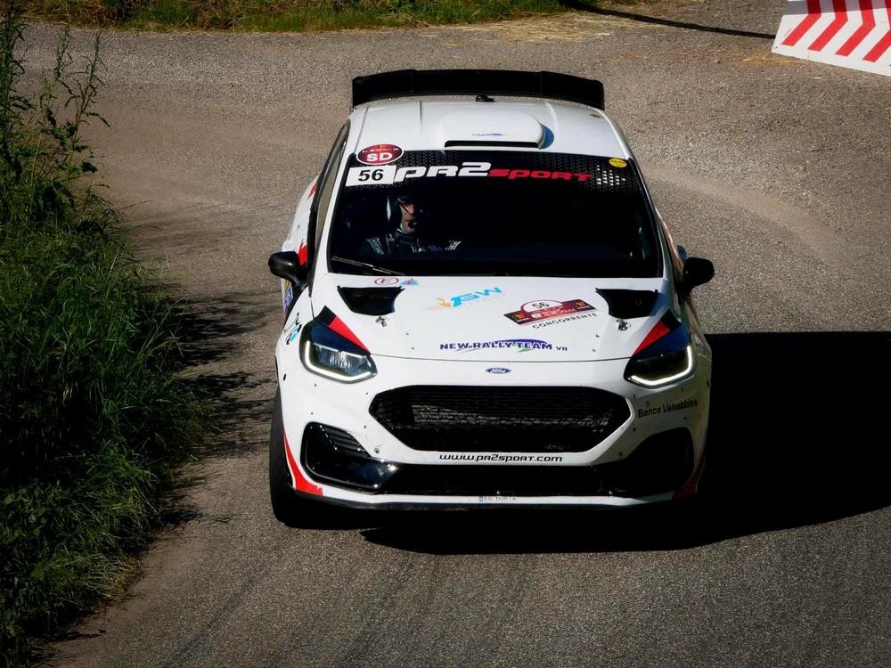 Riccardo-e-Federico-Bicego-in-gara-al-Rally-Due-Valli-con-la-Ford-Fiesta-Rally3