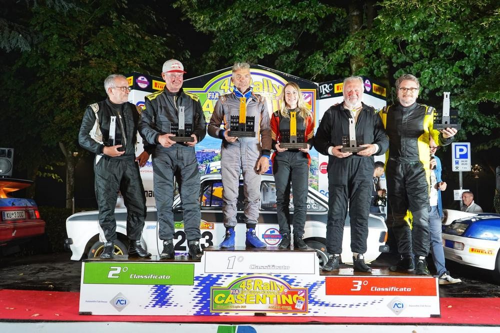 podio-Rally-Casentino-storico-12-7-2025-foto-Tamara-Mizerit