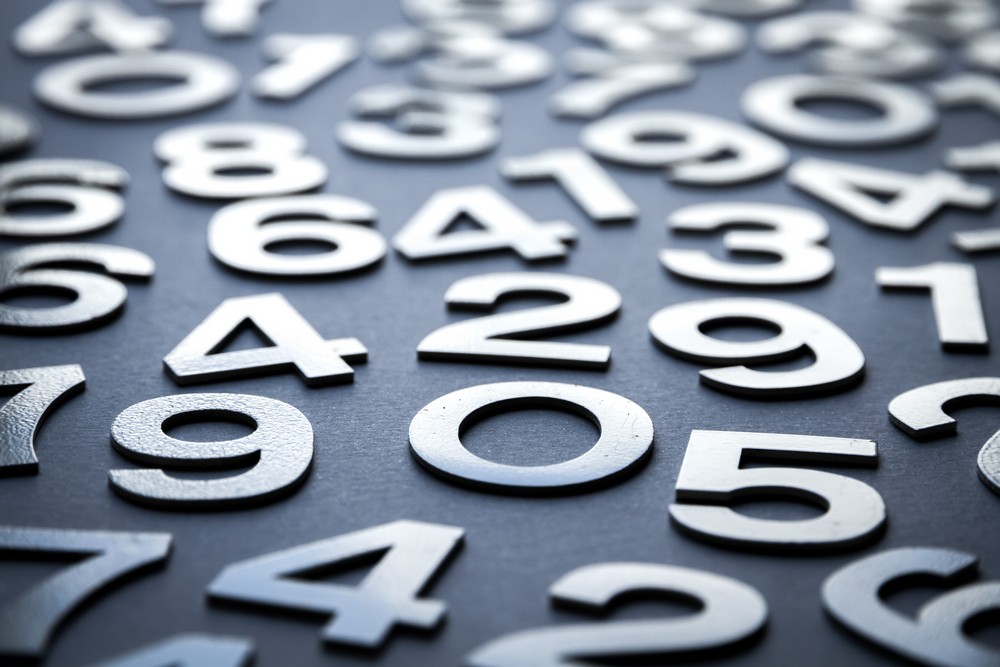 sfondo-di-matematica-realizzato-con-numeri-solidi