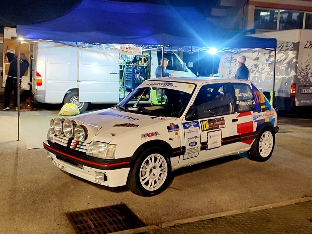 La-Peugeot-205-GTI-Gruppo-A-con-cui-hanno-corso-Nicolo-Sanguin-e-Giada-Manocchi
