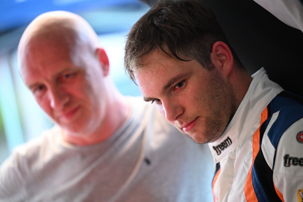 ae537485-d785-346a-d1a9-12ca5be8ce78