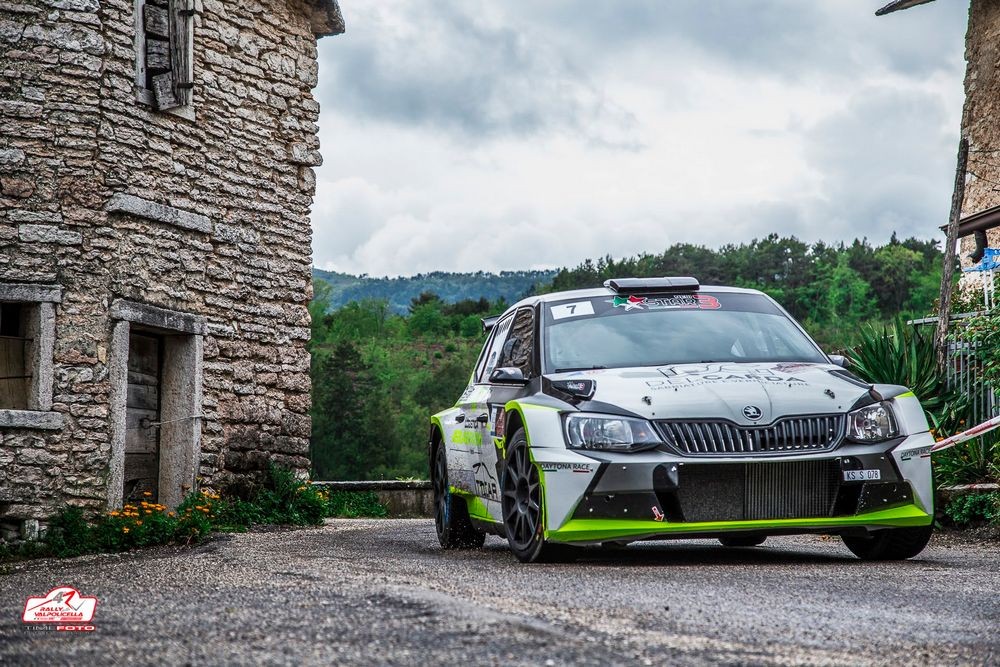 Dal-Castello---Pachera-vincitori-Rally-della-Valpolicella-2022-su-Skoda-Fabia-R5
