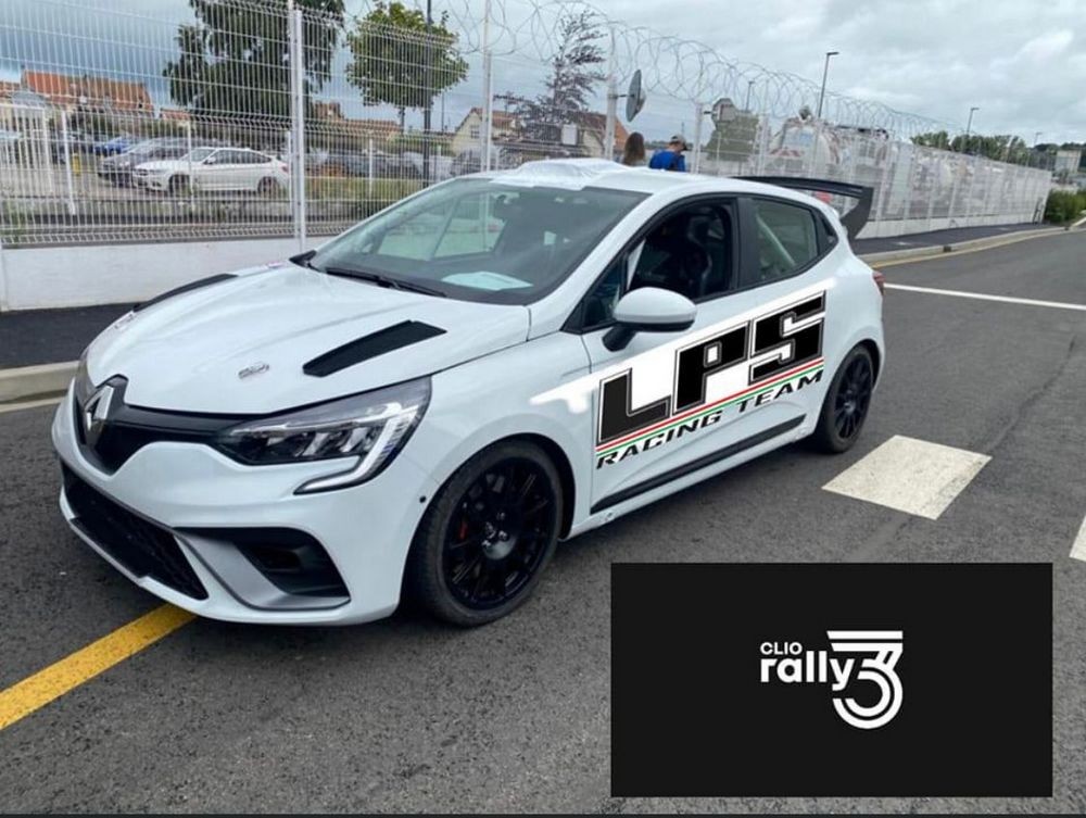 Clio-Rally-3_