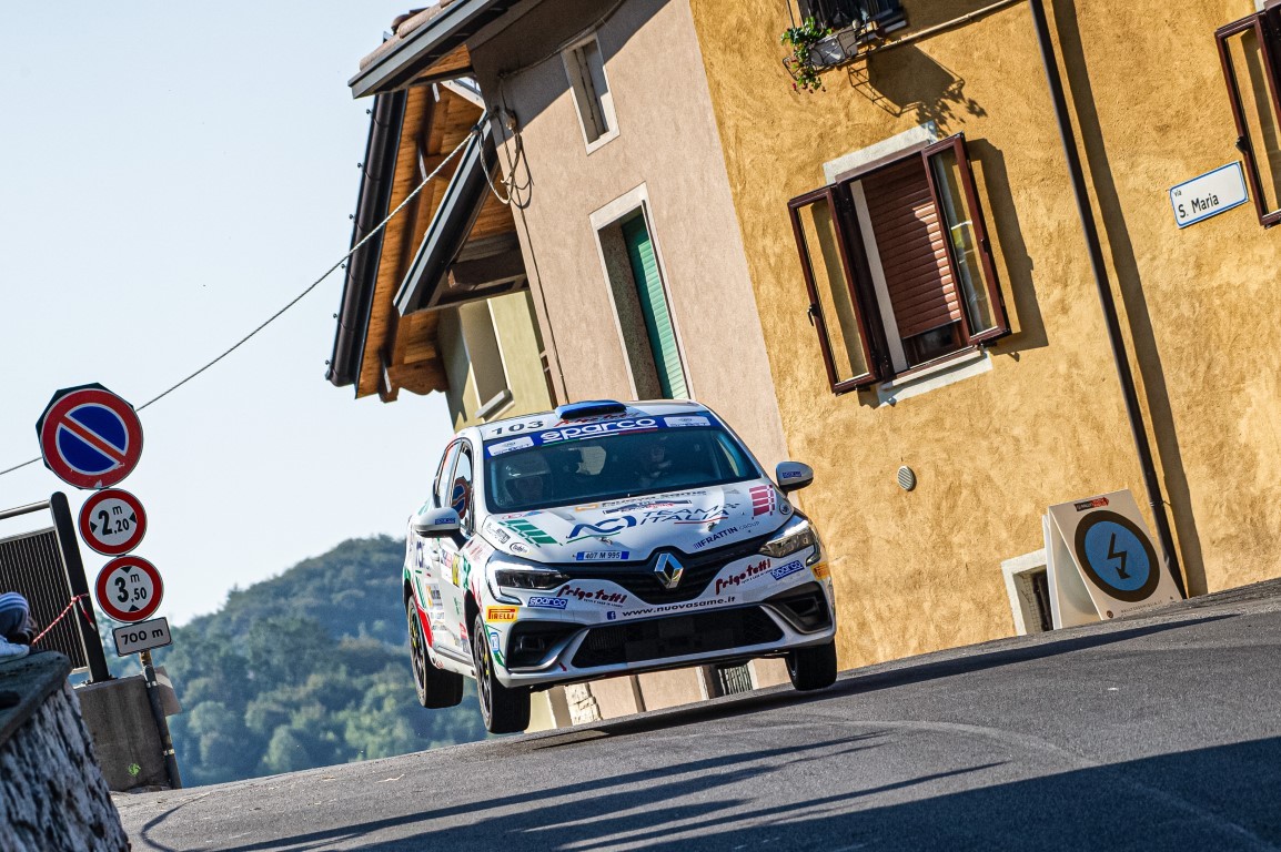 Davide_Pesavento___CIAR_Junior___Clio_Rally5