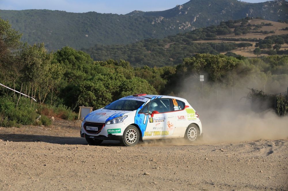 Il-pilota-Gabriele-Angius-con-Achenza_Rally-Vermentino-2023_Foto-Lello-Abate