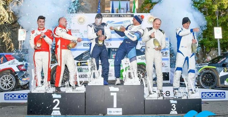 merende-tpieri-2023-podio-long