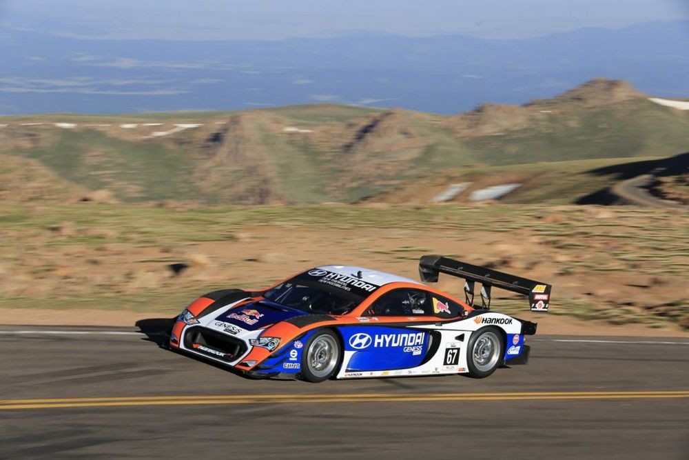 Hyundai_Pikes-Peak-01-2