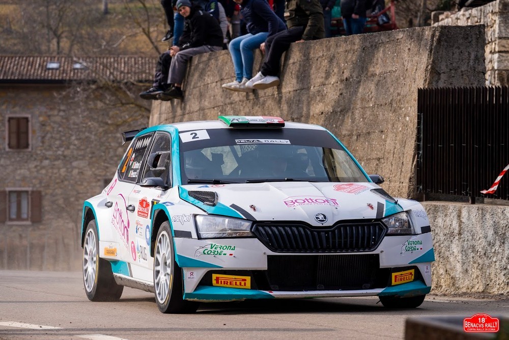 Bottoni-Peruzzi-vincitori-Benacvs-Rally-2022-su-Skoda-Fabia-R5-Time-Foto