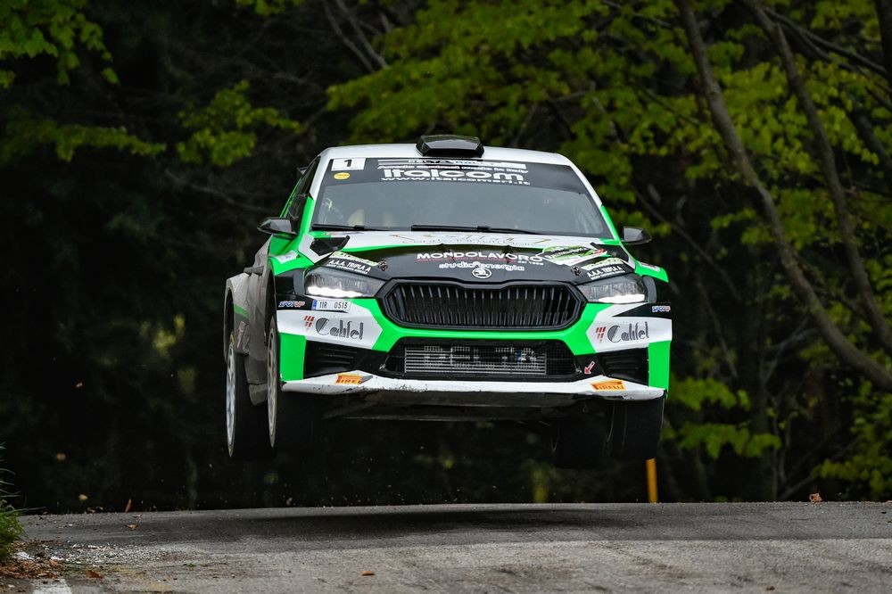 Il-driver-cercese-su-di-un-salto