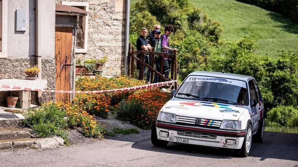 Gianni-Sanguin-in-azione-con-Peugeot-205-GTI-Foto-Time-Foto