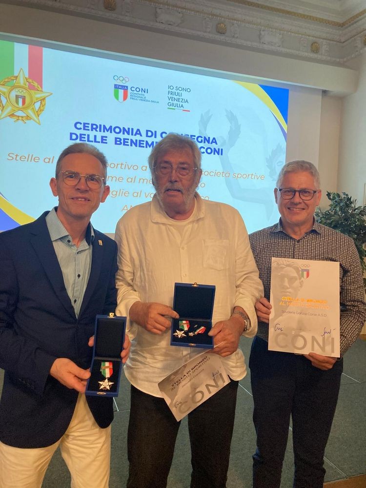 da-sx-Benossi-Franzoni-Fioriti-con-le-Stelle-al-Bronzo-al-Merito-Sportivo-2022