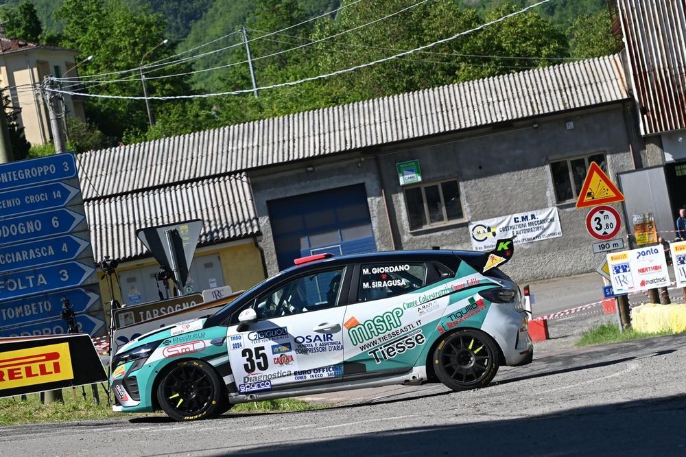 I.R.C.---Matteo-Giordano-e-Manuela-Siragusa-in-gara-al-Rally-Internazionale-Casentino